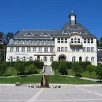 Gampe Nyaraló *